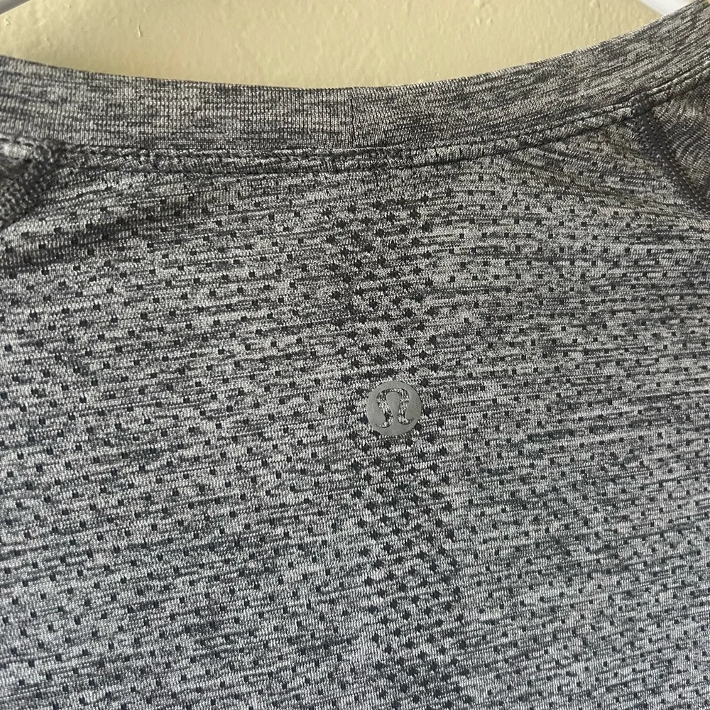 lululemon Heather Gray Long‎ Sleeve Swiftly